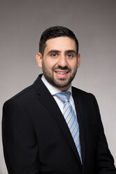 Portrait Alessandro Ardu mit Anzug